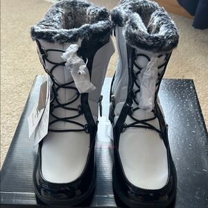 totes Women's Black and White Winter Boots with Faux Fur Trim